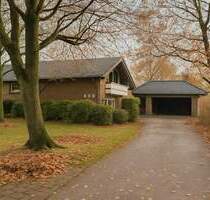 Sanierungsbedürftiges Architektenhaus mit Pool - Dülmen / Hausdülmen