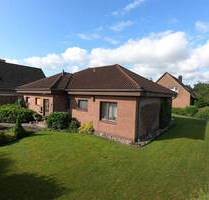 Ebenerdiger Bungalow mit Garage in zentrumsnaher Lage von Zetel
