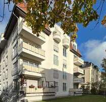 2-Zimmer-Dachgeschosswohnung mit Balkon und Aufzug im beliebten Dresden-Striesen