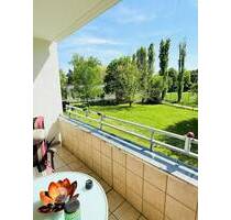 RESERVIERT Top-Zustand & tolle Aussicht – helle 2 Zimmer Wohnung, EBK, Stellplatz, bald frei - Oberasbach Altenberg