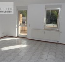 Ruhig gelegene 3-R-Whg. in Stadtrandlage, großer Balkon, PKW-Stellplatz im Hof - Werdau