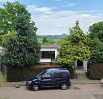 * Familienhaus * 7 Zimmer * ELW * 2 Garagen * - Uhingen