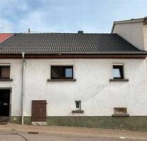 Sanierungsbedürftiges kleines FH in 66557 Illingen zu verkaufen