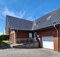 Freistehendes Zweifamilienhaus mit großem Garten in Leopoldshöhe