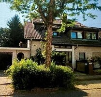 Doppelhaushälfte für zwei Familien mit Garage in guter Lage in Heidelberg
