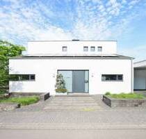 Mertesdorf: Architektonischer Wohntraum mit atemberaubenden Weitblick