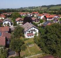 Großes Zweifamilienhaus mit Einliegerwohnung und riesigem Garten in ruhiger Lage von Sindelsdorf!