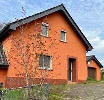 Charmantes Einfamilienhaus mit großem Garten und viel Potenzial - Dackscheid
