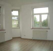 Gemütliche, neuwertige 4-Raum-Wohnung mit Balkon in zentrumsnaher Lage von Zeulenroda - Zeulenroda-Triebes