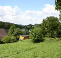 Sonniges Baugrundstück mit Fernsicht in zentrumsnaher Lage! - Gummersbach Derschlag