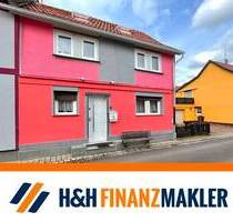 Kleines Häuschen mit Innenhof im beliebten Ortsteil Goldbach