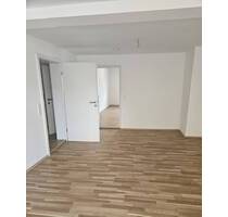 Frisch renovierte 3-Zimmer-Wohnung mit viel Platz und Licht - Reichenberg Lindflur