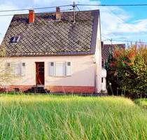 Freistehendes Einfamilienhaus auf großem Grundstück - Föhren