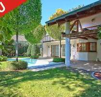 BALDHAM: REPRÄSENTATIVES EINFAMILIENHAUS MIT POOL