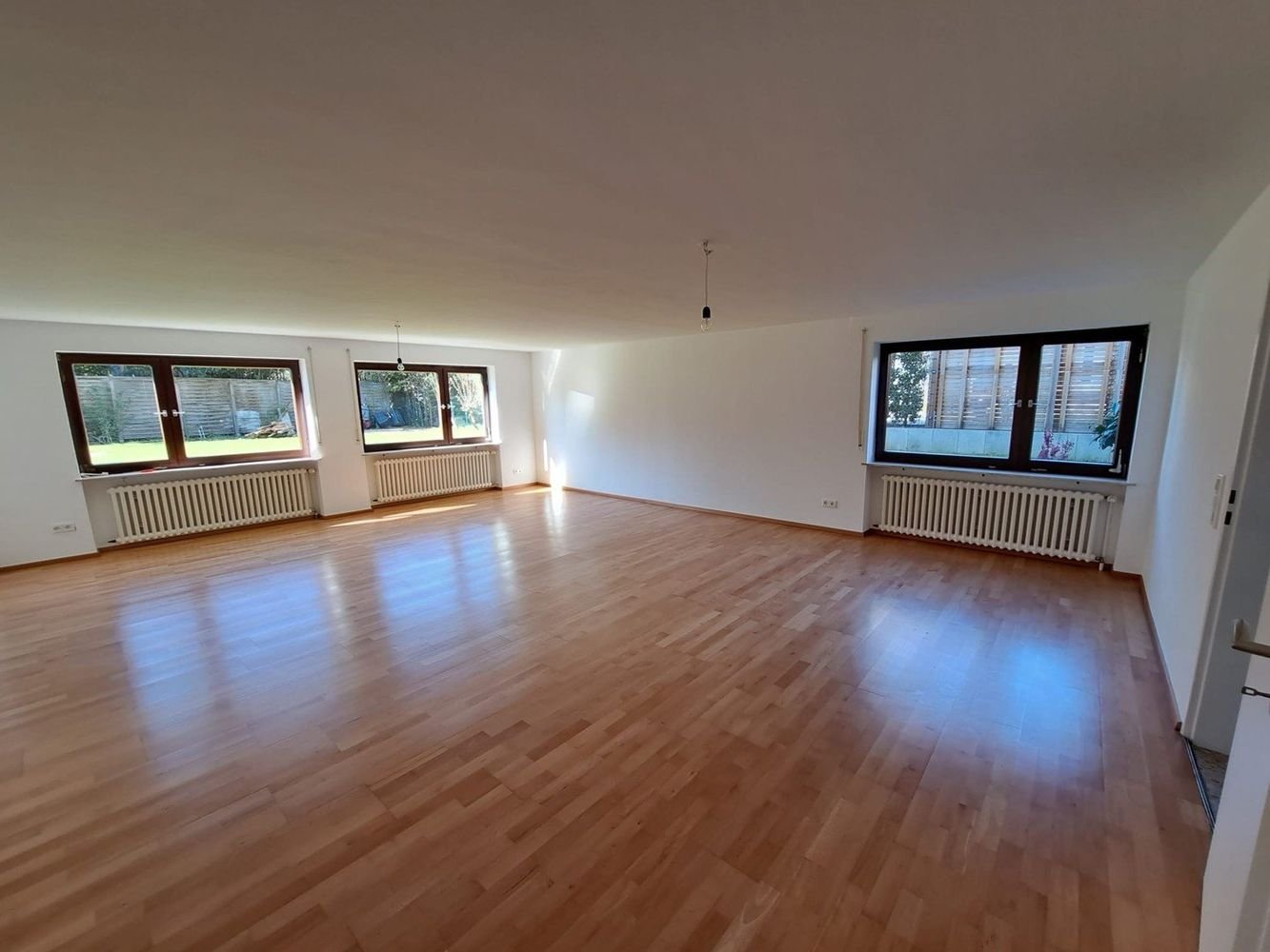 1-Zimmer-Wohnung - 700,00 EUR Kaltmiete, ca.  63,00 m² in Hochheim am Main (PLZ: 65239)