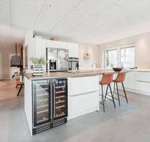 Stilvolle Eigentumswohnung mit separater Souterrainwohnung - große Terrasse, eigener Whirlpool! - Harrislee Niehuus