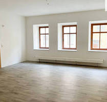 Wohnen direkt im Zentrum von Annaberg: Erdgeschosswohnung mit Einbauküche! - Annaberg-Buchholz