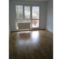 schöne Wohnung mit sonnigem Balkon und Vinylboden - Berga/Elster