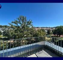 Modernes Leben auf 118 m²: Stilvolle 3-Zimmer-Wohnung mit Highlight-Dachterrasse und Aufzug - Stuttgart Untertürkheim