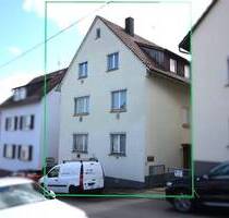 Dornröschen sucht Prinz: Renovierungsbedürftiges 3-Fam-Haus in gefragter Lage - Stuttgart Botnang