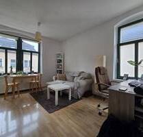 kleine 2-Zimmerwohnung in ruhiger Nebenstrasse mit Einbauküche (kann kostenfrei übernommen werden) - Dresden Pieschen-Süd (Leisniger Platz)