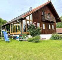 Familienfreundliches Einfamilienhaus mit Garten, Wintergarten und Doppelgarage in Steinach-Münster