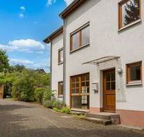 Bezugsfertige Doppelhaushälfte in Rösrath mit viel Platz - modern, komfortabel & energiesparend!