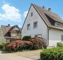 Sehr gepflegtes Einfamilienhaus mit schönem Garten und Garage in beliebter Lage in Bi-Jöllenbeck - Bielefeld Jöllenbeck - Ost