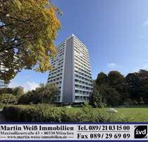 Großzügige 3-Zimmer-Wohnung mit 4 Balkonen, Sauna & Dachterrassen-Pool am Arabellapark - München Bogenhausen