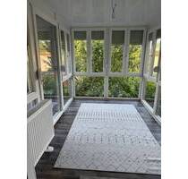 Neuwertige 2-Zimmer-Einlieger-Wohnung mit wunderschönem Wintergarten! - Karsbach Höllrich