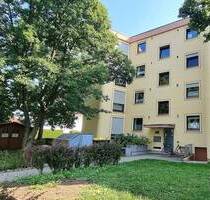Keine Frage - beste Lage! Attraktive 3-Zi-Whg., ca. 79 m², mit Südbalkon und Tiefgaragen-Box! - Königsbrunn