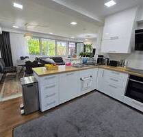 -- SANIERT -- Tolles Reihenendhaus mit Einbauküche und schönem Garten in Nürnberg Mögeldorf --