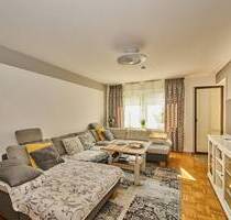 Straubing-Süd: Gepflegte 3-Zimmer-Erdgeschosswohnung mit Loggia und Garage