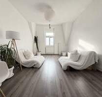 Hochwertig möblierte Altbau-Dachgeschosswohnung in unmittelbarer Mainlage - Frankfurt am Main Höchst