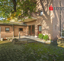 Bezugsfreies Zweifamilienhaus mit Garage und großem Süd-Garten - Herzogenrath