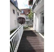 Schicke 2-ZW mit Terrasse in ruhiger Lage von Frankfurt Bergen-Enkheim + EBK + Garage - Frankfurt am Main