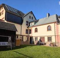 Drebach im Erzgebirge bei Chemnitz: Zweifamilienhaus mit Einliegerwohnung & 5.900 m² Grundstück