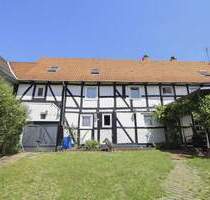 Vollvermietetes 4-Parteienhaus mit Wertsteigerungspotenzial unweit von Göttingen - Adelebsen Lödingsen