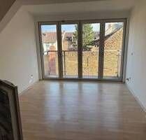 2,5 Zimmer Dachgeschosswohnung zum Liebhaben - Frankfurt am Main Fechenheim