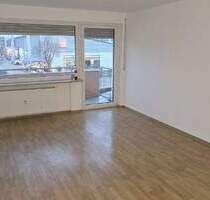 2 Zimmer-Wohnung mit Balkon - 700,00 EUR Kaltmiete, ca.  60,00 m² Wohnfläche in Neutraubling (PLZ: 93073)