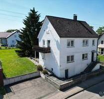 Zweifamilienhaus mit großem Garten in Aalen-Fachsenfeld