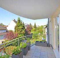 HVV Immobilien: Hochwertige 3-Zimmer-Etagenwohnung mit Balkon in zentraler Wohnlage in Bremen-Schwachhausen!