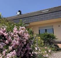 Freistehendes Einfamilienhaus mit Doppelgarage und Panoramablick in Mögglingen!