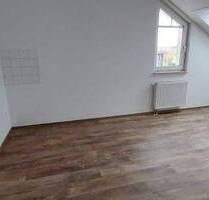 Kleine, feine 2-R-Wohnung mit Dusche und Aufzug - Dessau-Roßlau