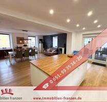 Trier-Zewen: einzugsbereites, saniertes Haus mit 2 Wohneinheiten und 3 Garagen in Trier-Zewen