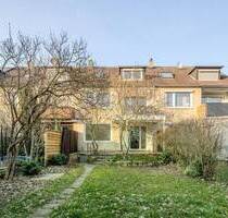 Hemmingen-Arnum: Charmantes Reihenhaus mit Balkon und sonnigem Garten