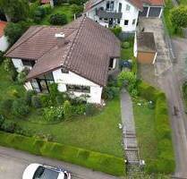 Wohntraum auf einer Ebene mit Wintergarten, Kachelofen, Garage in Albershausen bei Kirchheim u. Teck.