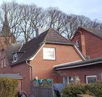 Mehrfamilienhaus 4 Wohneinheiten+Gewerbehof inkl.Halle+Baugrundstück - Neukirchen