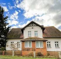 Einfamilienhaus auf großem Grundstück mit Garagen und Nebengebäuden - Steinhöfel Heinersdorf