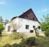 *** Ruhe und Privatsphäre im Außenbereich von Maxdorf - Charmantes Zweifamilienhaus mit Garagen! ***